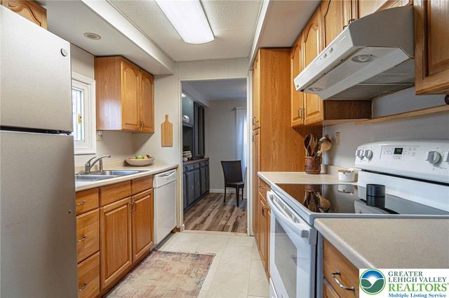 52 West Zimmer Drive, Lehigh Twp, PA 18088