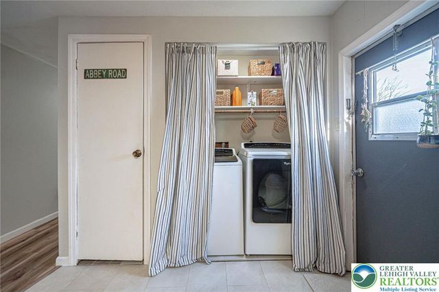 52 West Zimmer Drive, Lehigh Twp, PA 18088