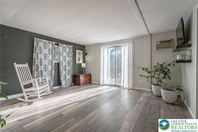 52 West Zimmer Drive, Lehigh Twp, PA 18088