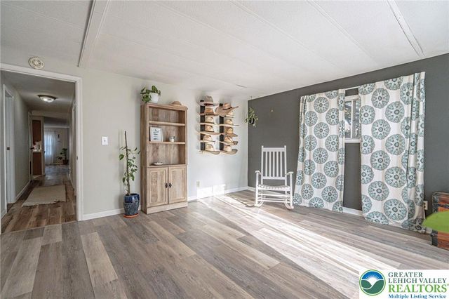 52 West Zimmer Drive, Lehigh Twp, PA 18088