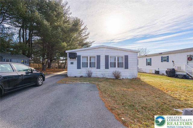 52 West Zimmer Drive, Lehigh Twp, PA 18088