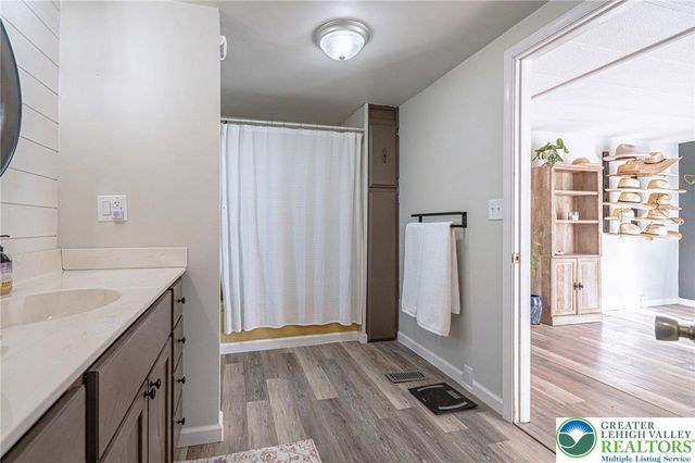 52 West Zimmer Drive, Lehigh Twp, PA 18088