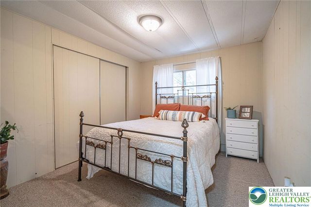 52 West Zimmer Drive, Lehigh Twp, PA 18088