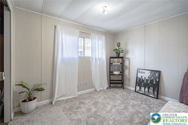 52 West Zimmer Drive, Lehigh Twp, PA 18088