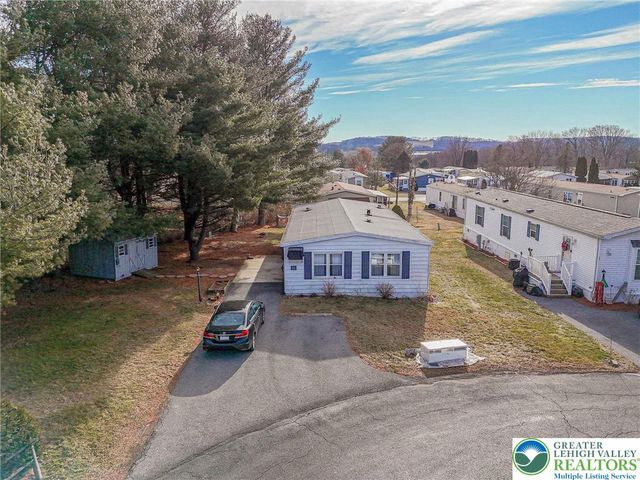 52 West Zimmer Drive, Lehigh Twp, PA 18088