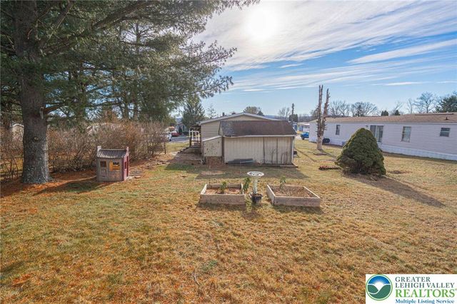 52 West Zimmer Drive, Lehigh Twp, PA 18088