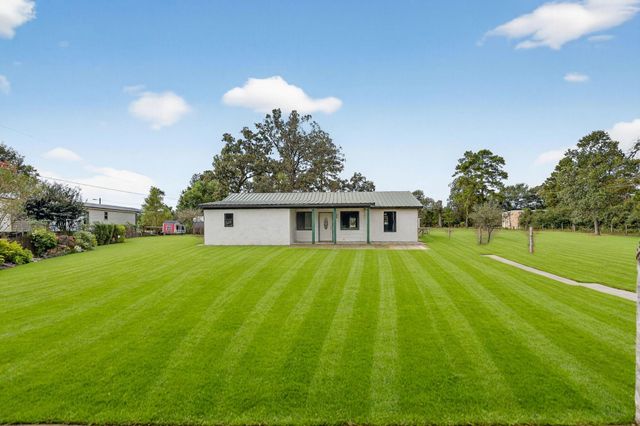 27540 Foxwood Drive, Waller, TX 77484