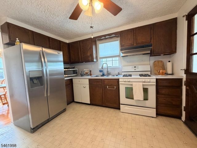 206 Delacy Dr, North Plainfield Boro, NJ 07060