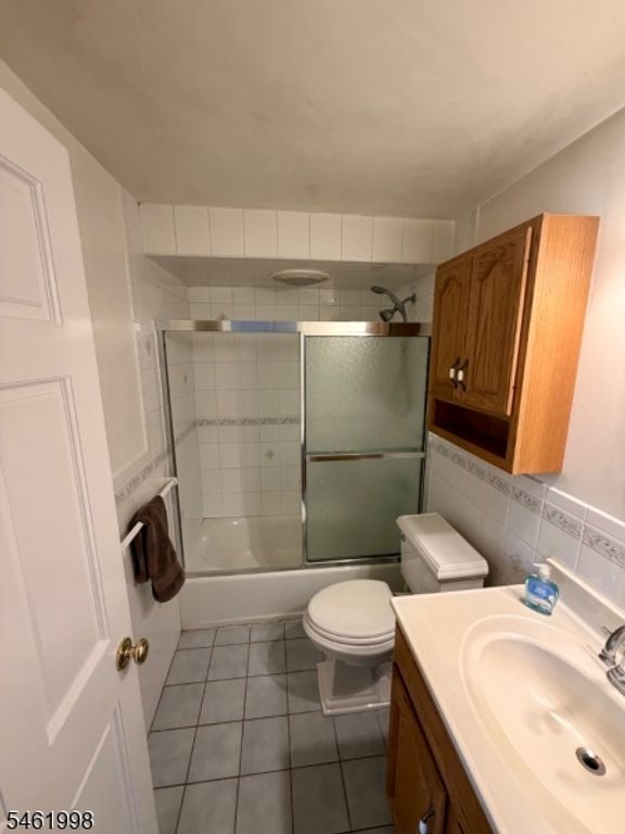 Image 13 of property listing at 206 Delacy Dr, North Plainfield Boro, NJ 07060