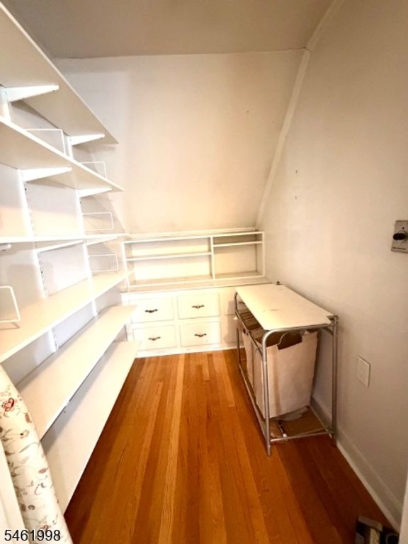 Image 27 of property listing at 206 Delacy Dr, North Plainfield Boro, NJ 07060