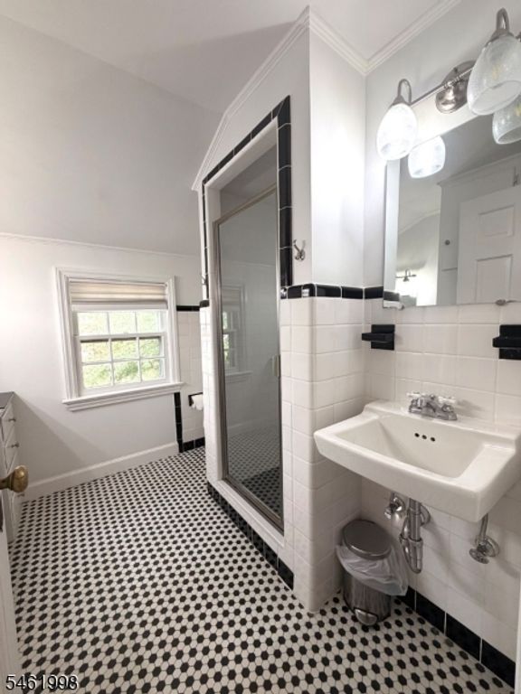 Image 30 of property listing at 206 Delacy Dr, North Plainfield Boro, NJ 07060