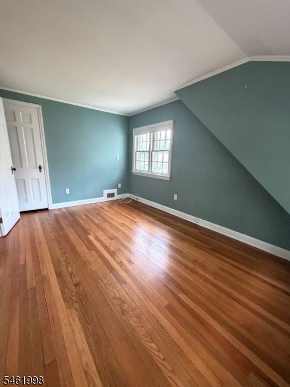 Image 36 of property listing at 206 Delacy Dr, North Plainfield Boro, NJ 07060