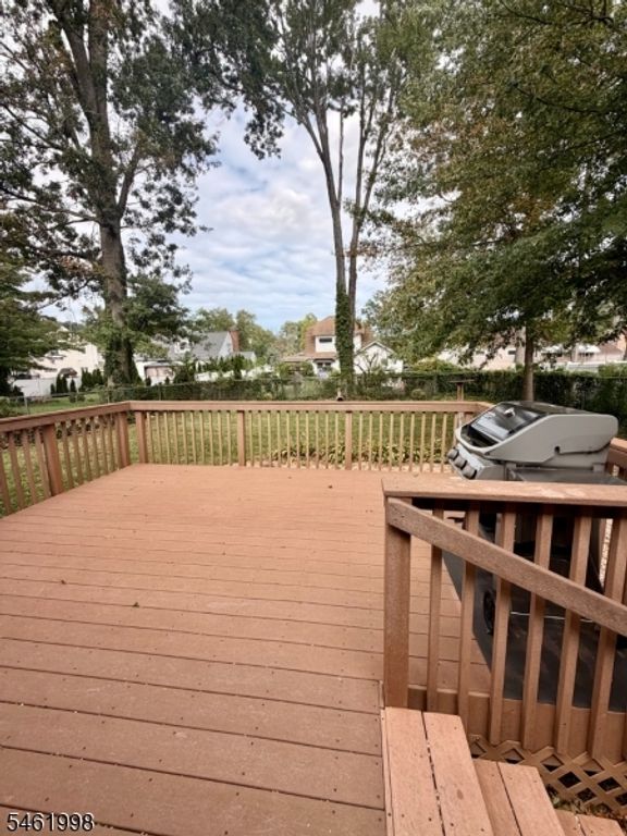 Image 38 of property listing at 206 Delacy Dr, North Plainfield Boro, NJ 07060