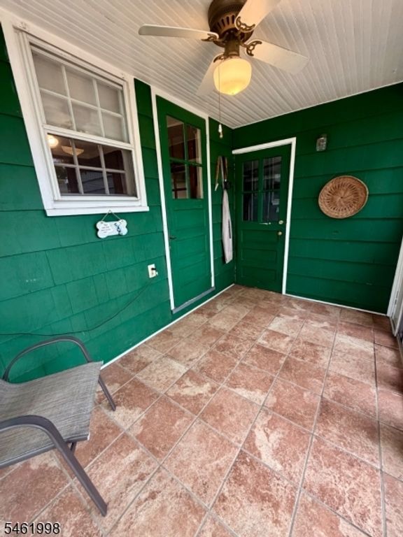 Image 42 of property listing at 206 Delacy Dr, North Plainfield Boro, NJ 07060