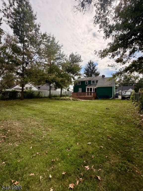 Image 44 of property listing at 206 Delacy Dr, North Plainfield Boro, NJ 07060