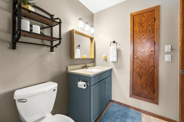 2933 Heatherwood Circle S, Moorhead, MN 56560