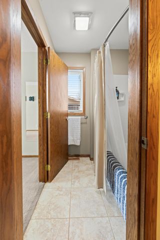 2933 Heatherwood Circle S, Moorhead, MN 56560