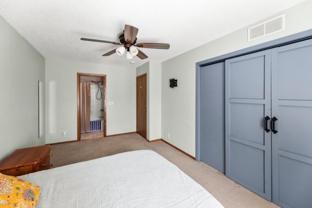 2933 Heatherwood Circle S, Moorhead, MN 56560