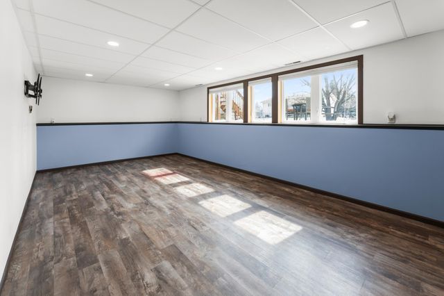 2933 Heatherwood Circle S, Moorhead, MN 56560