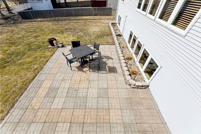 2933 Heatherwood Circle S, Moorhead, MN 56560