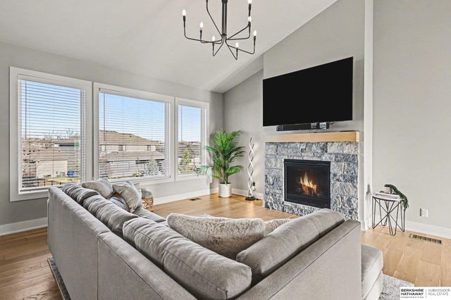 3924 S 207th Street, Elkhorn, NE 68022