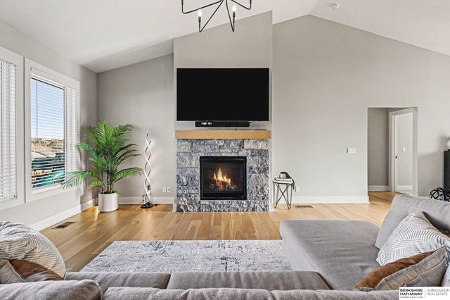 3924 S 207th Street, Elkhorn, NE 68022