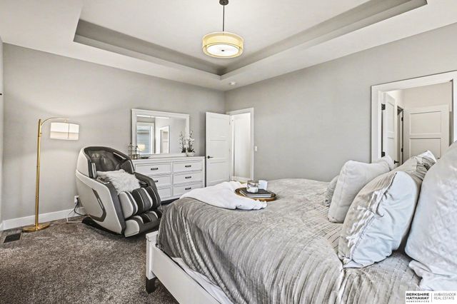 3924 S 207th Street, Elkhorn, NE 68022