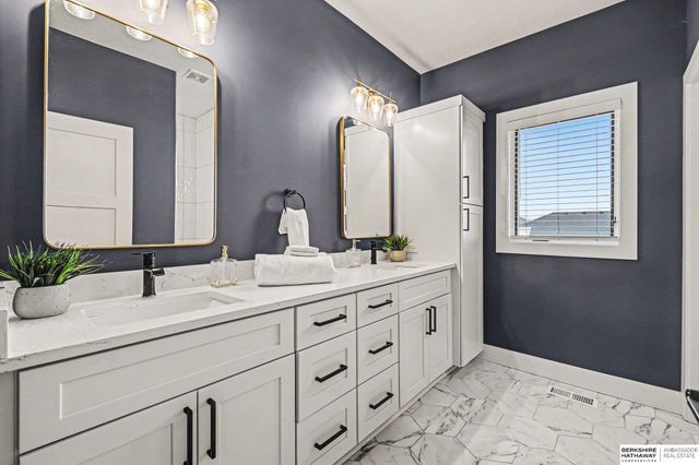 3924 S 207th Street, Elkhorn, NE 68022