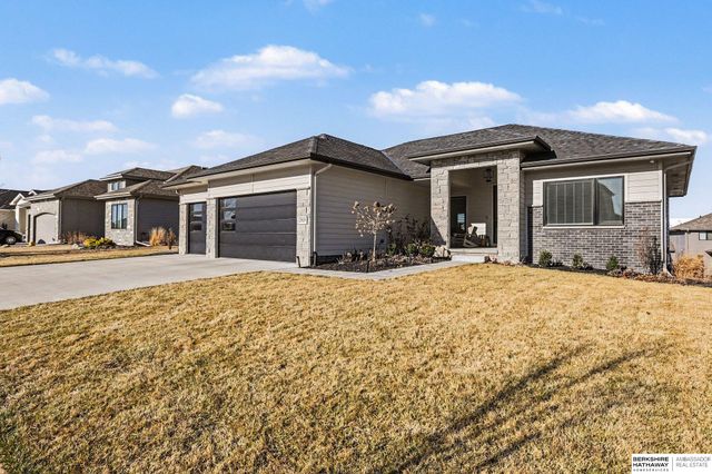 3924 S 207th Street, Elkhorn, NE 68022