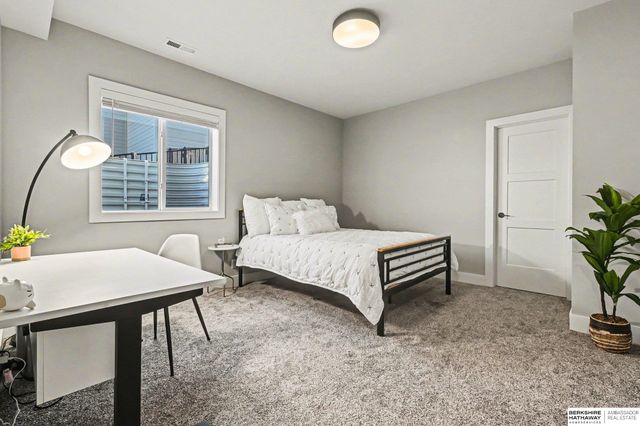 3924 S 207th Street, Elkhorn, NE 68022