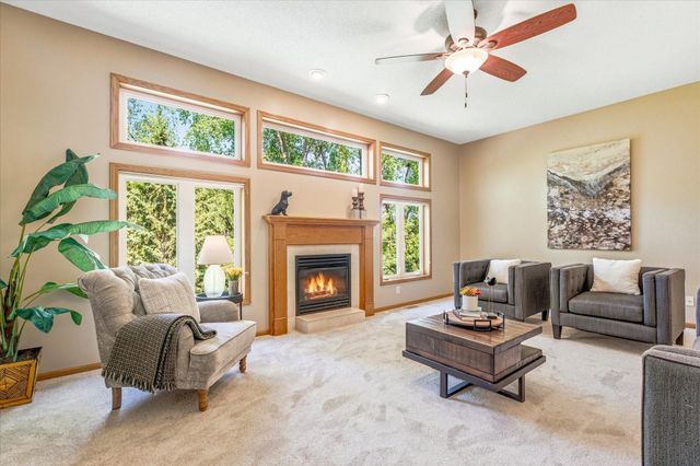 9020 Parkside Drive, Woodbury, MN 55125