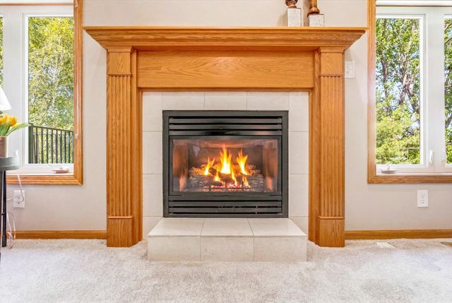 9020 Parkside Drive, Woodbury, MN 55125