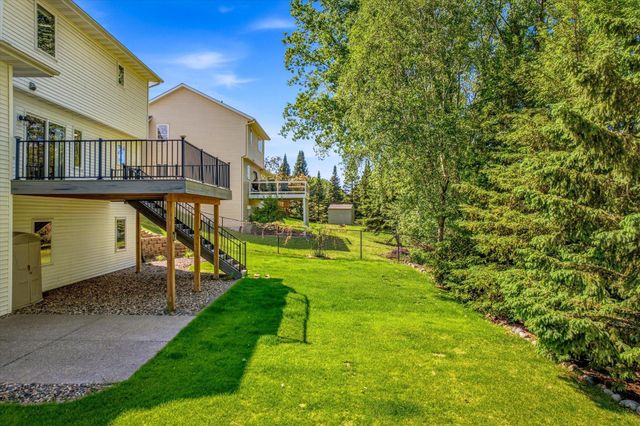 9020 Parkside Drive, Woodbury, MN 55125
