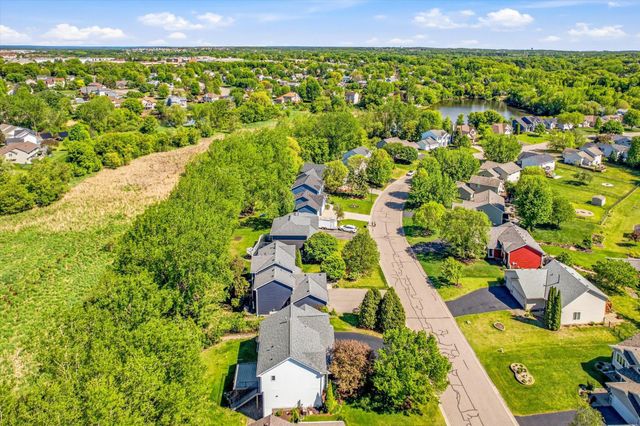 9020 Parkside Drive, Woodbury, MN 55125