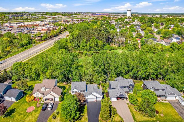 9020 Parkside Drive, Woodbury, MN 55125