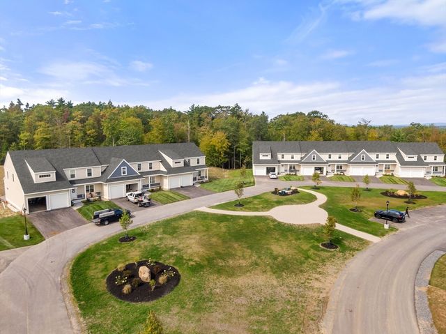 15 Brightstone Way 14, Sandown, NH 03873