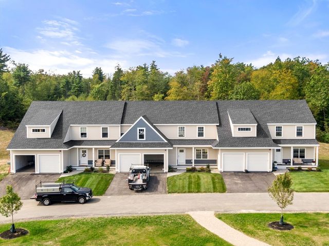 15 Brightstone Way 14, Sandown, NH 03873