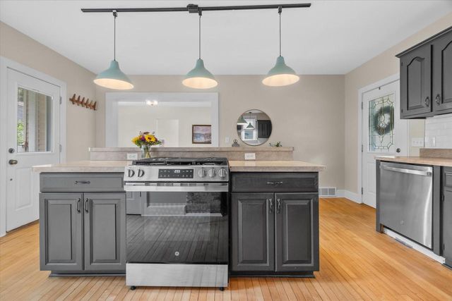 W58N455 Hilbert AVENUE, Cedarburg, WI 53012