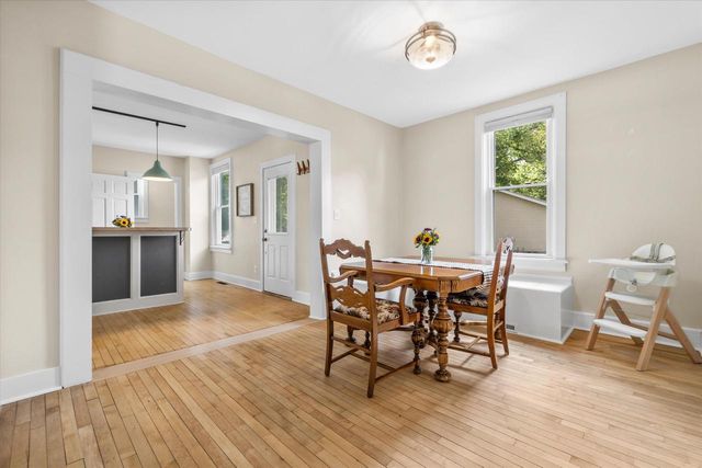 W58N455 Hilbert AVENUE, Cedarburg, WI 53012