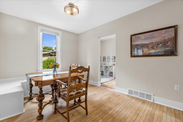 W58N455 Hilbert AVENUE, Cedarburg, WI 53012