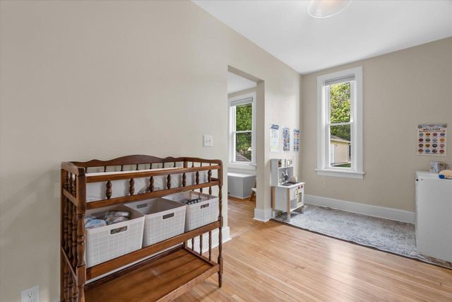 W58N455 Hilbert AVENUE, Cedarburg, WI 53012