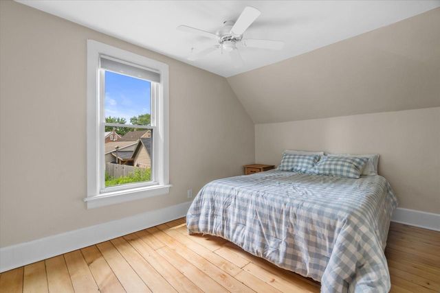 W58N455 Hilbert AVENUE, Cedarburg, WI 53012