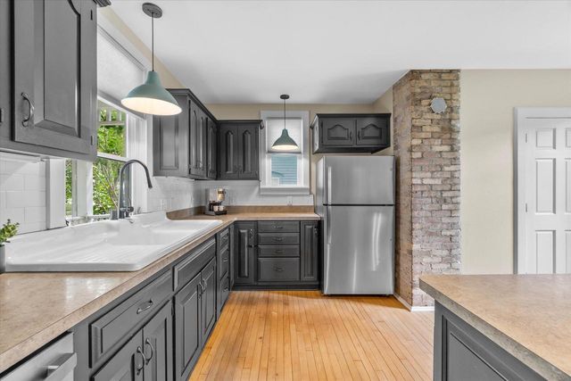 W58N455 Hilbert AVENUE, Cedarburg, WI 53012