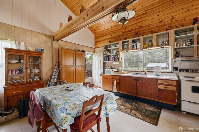 6556 Dickinson Island, Algonac, MI 48001