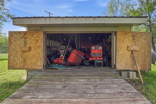 6556 Dickinson Island, Algonac, MI 48001