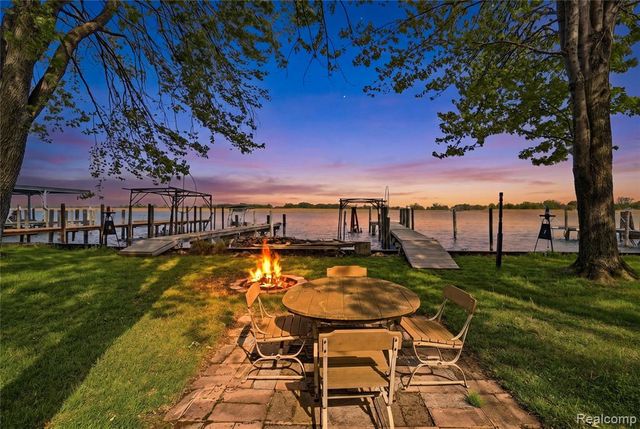 6556 Dickinson Island, Algonac, MI 48001