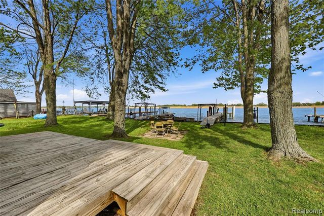 6556 Dickinson Island, Algonac, MI 48001