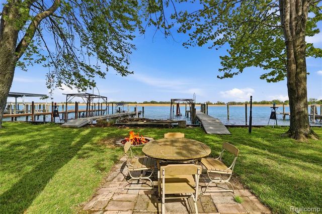 6556 Dickinson Island, Algonac, MI 48001