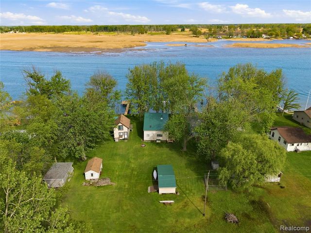 6556 Dickinson Island, Algonac, MI 48001