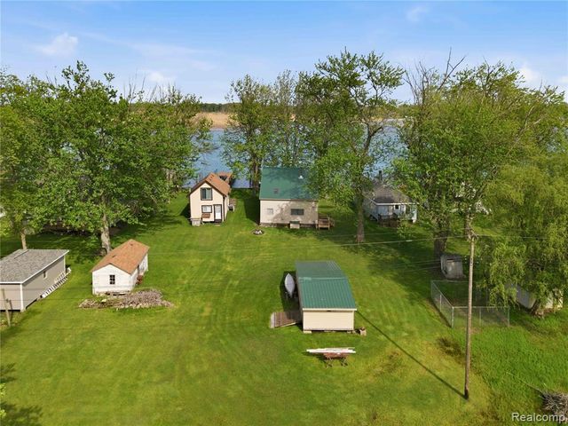 6556 Dickinson Island, Algonac, MI 48001